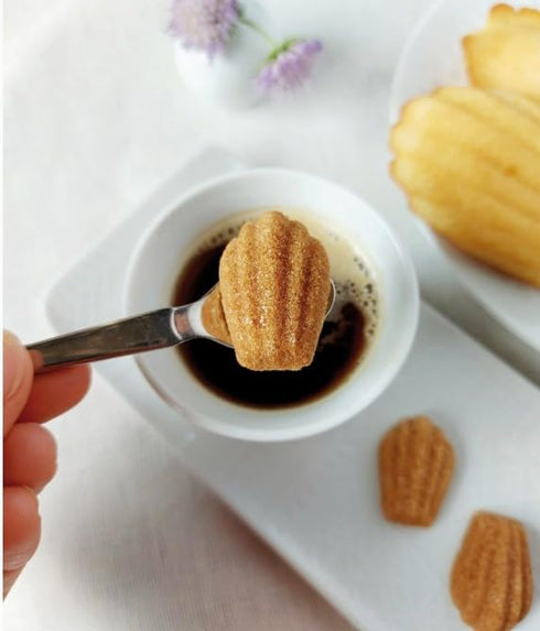 Metr Canasuc Paris, Goter Paris (Tea Time In Paris) Molded 'Madeline-Shaped' Sugars in Gift Box, Individually Wrapped