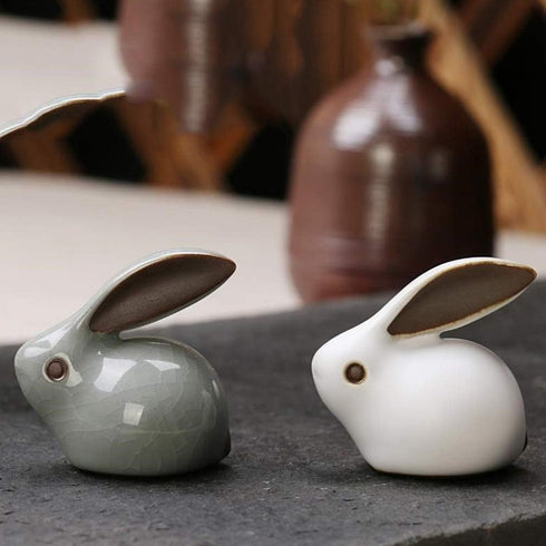 VICASKY 2Pcs Miniature Bunny Figures, Ceramic Easter Rabbit Bunny Figurines for Fairy Garden Statues, Cake Topper for
