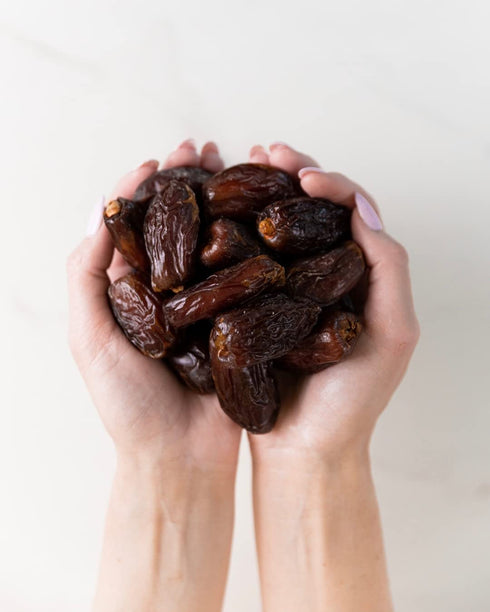 1lb (4-pack) United With Earth Organic Medjool Dates - | Non-GMO, Gluten-Free, Vegan, Paleo, Certified Organic