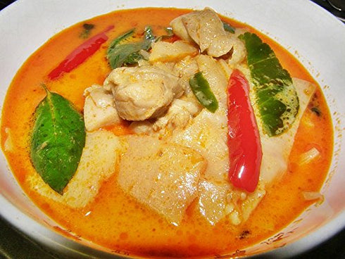 TastePadThai Set. Mae Ploy Red Curry Paste, Green Curry Paste and Yellow Curry Paste Great Cooking gifts