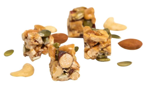 MORALZA 2 lbs 440493 200ml 2 Kirkland Signature Cashew Clusters, Item Bundle with Silicone Collapsible Cup - Items