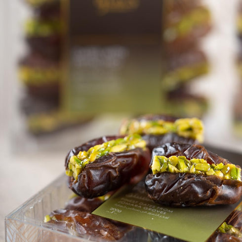 7oz (200g) (Pack 1) Organic Wanan Dates with Pistachio, | Natural Dried Dates | Healthy Dried Fruit for Snacking