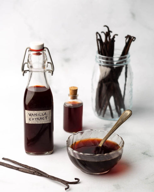 5"-6" Set 25 (Pack 25) Heart & Harvest Madagascar Vanilla Pods Grade A, Length, of Whole Vanilla Beans Perfect