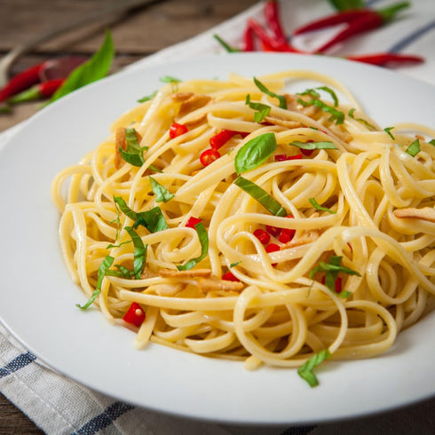 (2.42 Olive & Vine Garlic Powder, Savory Flavor Profile, Seasoning for Pasta, Roasted Vegetables, Grilled Meats