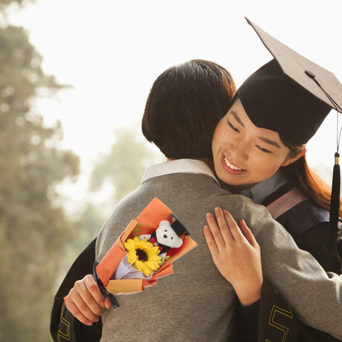 11.02 4.72 3.54 Inch 2026 PRETYZOOM Graduation Bear Bouquet x x Artificial Sunflower Bear Graduation Party Decoration