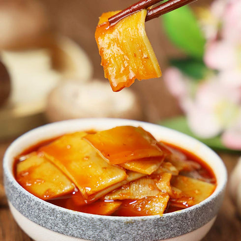 Hot Chili Oil of Sichuan Cuisine Taste, Sao Guang Preserved Bamboo Shoot Chili Sauce (9.8 Oz)