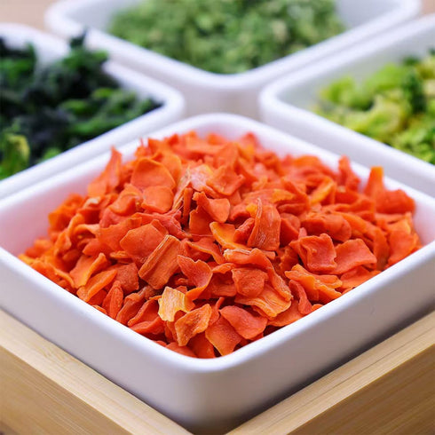 JIDUQIU 250g/8.81OZ Diced carrots Dehydrated Carrot Cubes Carrot Snack.