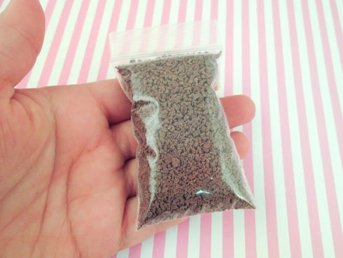 LANUTY 25 Grams Chocolate Shaving Crumbles, Diorama Model Fake Dirt Foliage Tree Powder, Fake Dessert Toppings