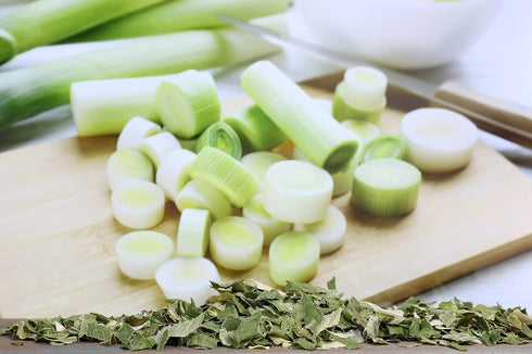 8 Oz Gourmet Dried Leek Flakes by Its Delish, Bulk Bag | Green and White Leek Chopped | Vegan and Kosher Dried