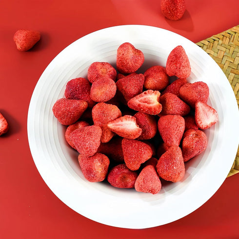 Luxsavia 3.52OZ/100g 50-55 Premium Whole Freeze Dried Strawberries per bag,Whole Big Natural Dried Strawberries No