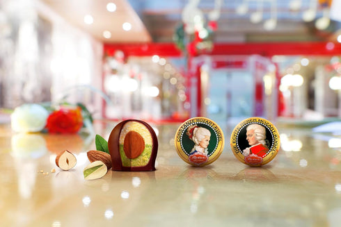 Mozart 12 REBER Kugeln Portrait Box - Premium Milk & Dark Chocolate Filled with Pistachio Marzipan, Almonds & Hazelnut