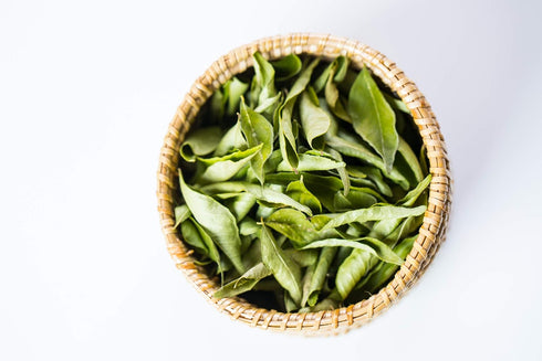 Dried Curry Leaves 0.7 Oz (900+ Leaves), Aromatic Whole Curry Leaves for Flavoring Food, Natural Herbs