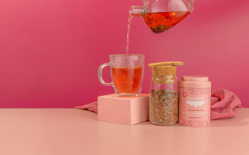 40+ (3.2oz) JusTea LITTLE BERRY HIBISCUS | Loose Leaf Herbal Tea | Tin with Hand Carved Tea Spoon | Cups | Caffeine