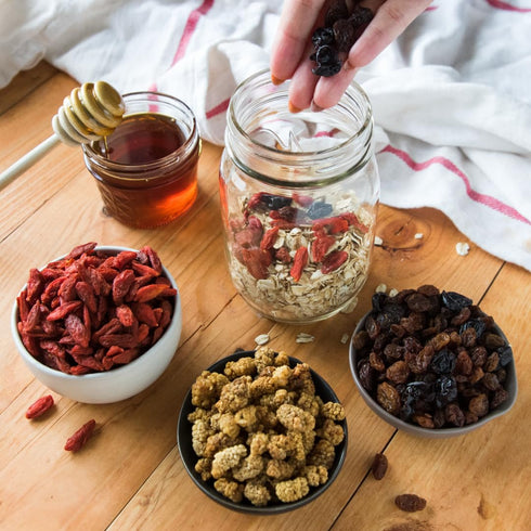 7 (Pack 1) Made In Nature Organic Goji Berries, Ounce of Vegan Snack, Non-GMO, Unsulfured, Gluten Free