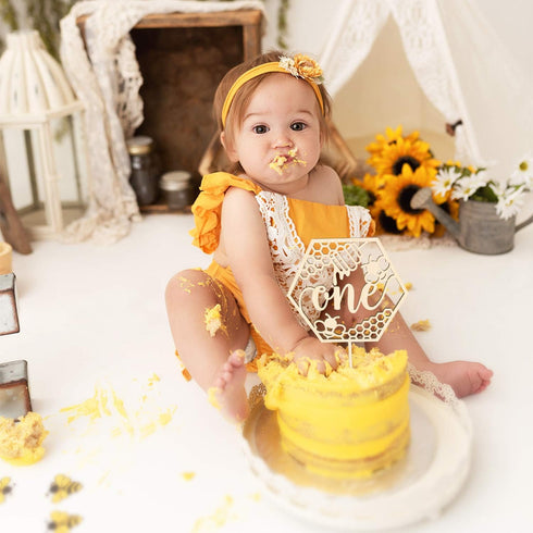 Huray Rayho Bumble Bee One Cake Topper for First Birthday, Honey Bee Theme Party Decoration