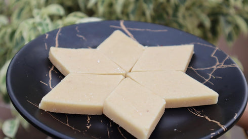 Generic 400g (Pack 1), Kaju Katli, of Indian Cashew Sweet in Diamond Form Box (Plain)