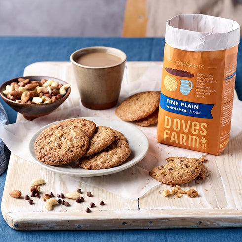 1Kg Doves Farm Organic Fine Plain Wholemeal Flour | | Perfect for Wholesome Baking and Cooking | Sustainably Sourced