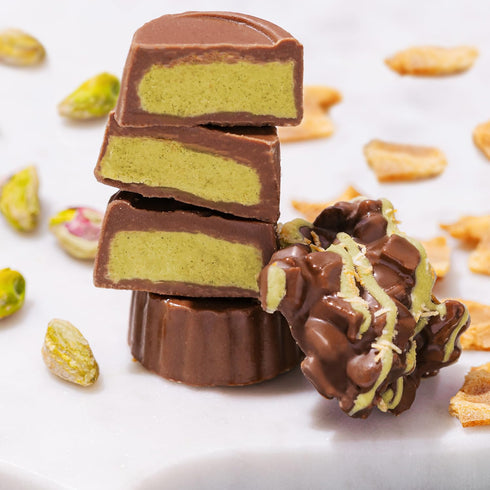 Dubai Chocolate Gift Basket Christmas Holiday Pistachio Trend Candy Assortment Gift Box Food Present Idea for Men