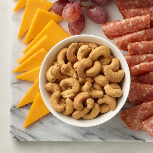 Generic 33 oz Premium Roasted Cashews MembeR Mark Sea Salt Whole Cashews