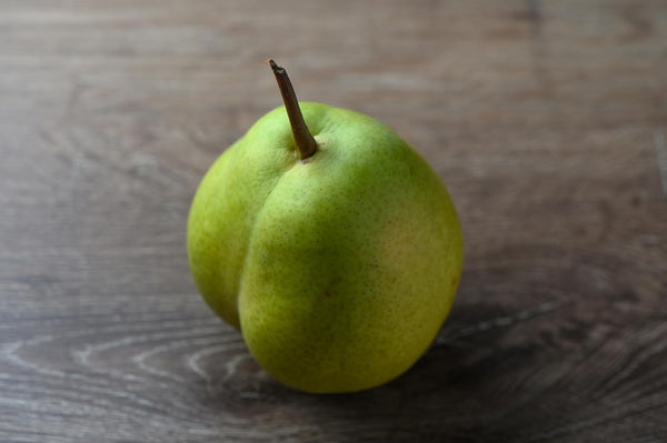 RawJoy Fresh delicious Bartlett Pears by Farms, 2 Pound