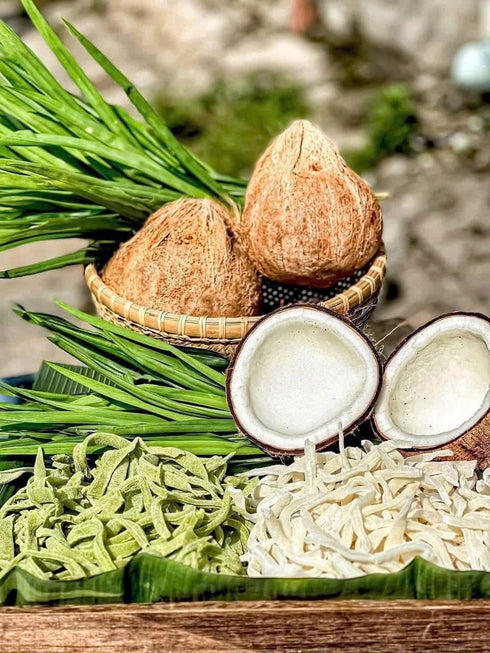 Generic 500g Mut Dua Non Homemade Young Coconut Candy Strips, Low Sugar, Natural Colors, White and Pandan Green Mix