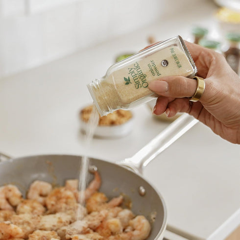 3-Ounce Simply Organic White Onion Powder, Jar, Organic US Grown Onions, Real Onion Taste Without The Tears, Kosher