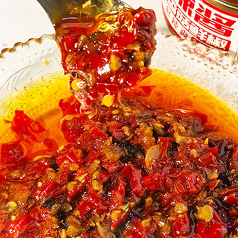 STARTZYK 80g 6 Mushroom Chili Sauce, Spicy Umami Chili Crisp with Mushrooms & Peppers, Asian Gourmet Chili Paste