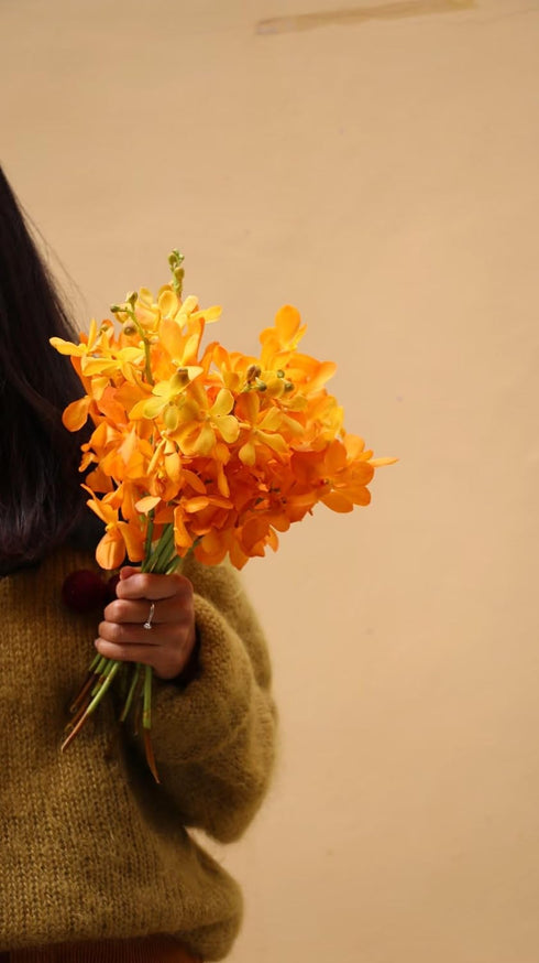15 Stems of Fresh Orange Orchids - Perfect Gift for Any Occasion