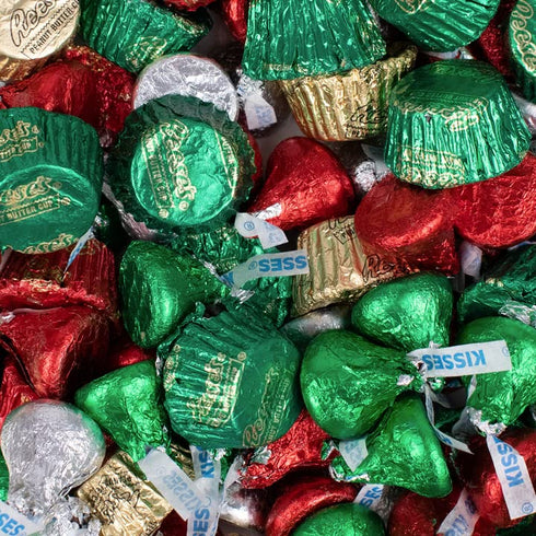 140 Pcs Christmas Candy Holiday Kisses & Peanut Butter Cups (1.9 lbs,