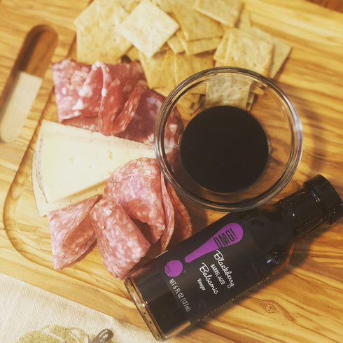 177ml/6oz OMG! Oils: Gourmet Blackberry Barrel-Aged Balsamic Vinegar (Perfect for Dipping, Marinades, Glazing