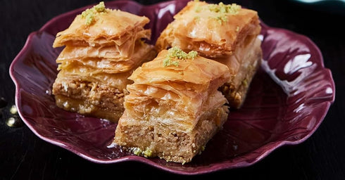 19 Cedar Pastries Piece Baklava Assortment Mediterranean Dessert Gift Box Pistachio, Cashew & Walnut Phyllo Pastries