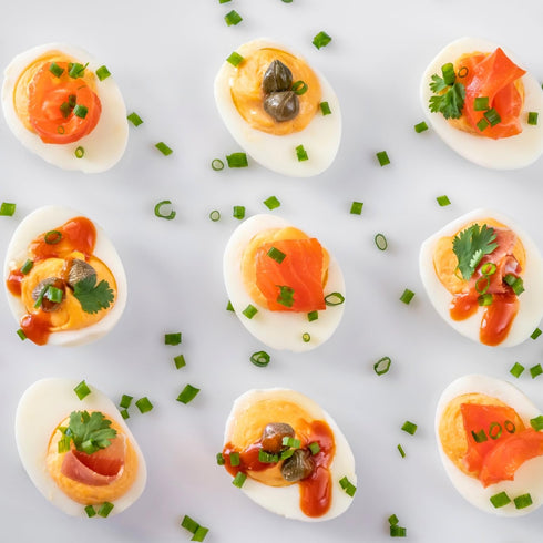 7 Farms 3 Pack 16 Pickled Quail Egg - Mild, Jalapeno, Sriracha, and Cajun Flavors- Ounce Glass Jars (Sriracha)