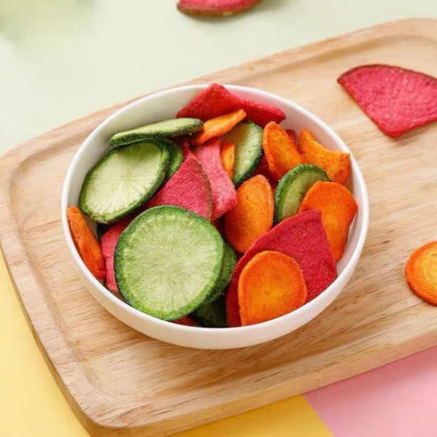 Aandiso 7.76 OZ 220g Three-Colour Radish Crispy Dried Mixed Radish Chips Carrot Green Radish Red Radish Holiday Gifts