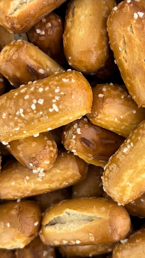 52 oz. Utz Sourdough Nuggets Pretzels Barrel, Bite-Size Pretzels with Classic Sourdough Flavor, Perfectly Salted