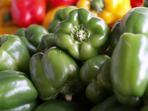RawJoy (2 Fresh Organic Green Bell Peppers by Farms Pound)
