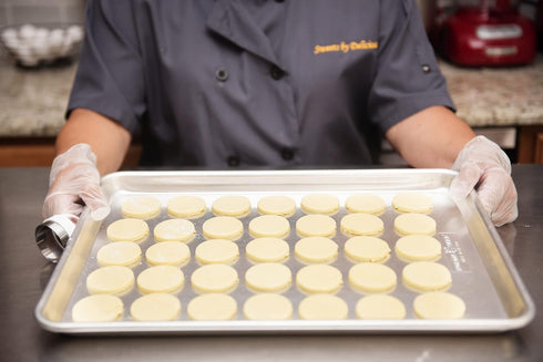 Sweets by Deliciosa 12 Alfajores The Icing House - - Box of cookies - Filled with Dulce de leche