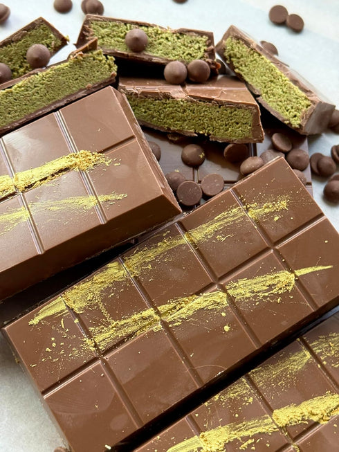 Mai Chocolate (7 oz 200 MaiChocolate Dubai Pistachio Milk Chocolate Bar with Pistachio Filling, Kunafeh-Inspired