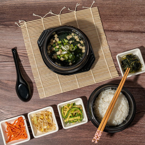 26g Packets, 4-Pack, (2.8 Oz 80g 4), Space Soup Instant Soup, Plant-Based & Ready in Minutes / (Box of Tofu Wakame)
