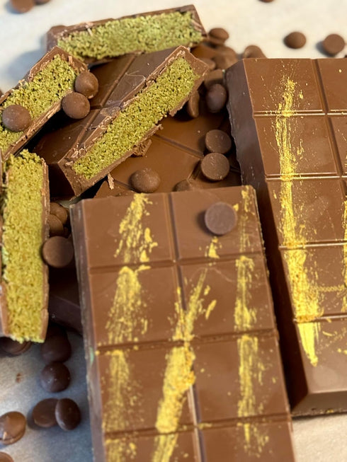 Mai Chocolate (7 oz 200 MaiChocolate Dubai Pistachio Milk Chocolate Bar with Pistachio Filling, Kunafeh-Inspired