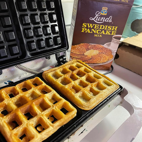Lunds 12 oz, Swedish Pancake Mix, Deliciously Thin & Light Pancakes, Traditional Scandinavian Recipe - Easy Mix