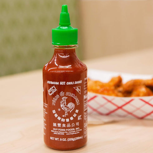 Huy Fong Sriracha Hot Chili Sauce, 9 Ounce Bottle (2 Pack)