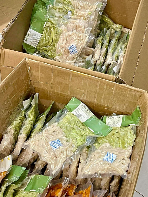 Generic 500g Mut Dua Non Homemade Young Coconut Candy Strips, Low Sugar, Natural Colors, White and Pandan Green Mix