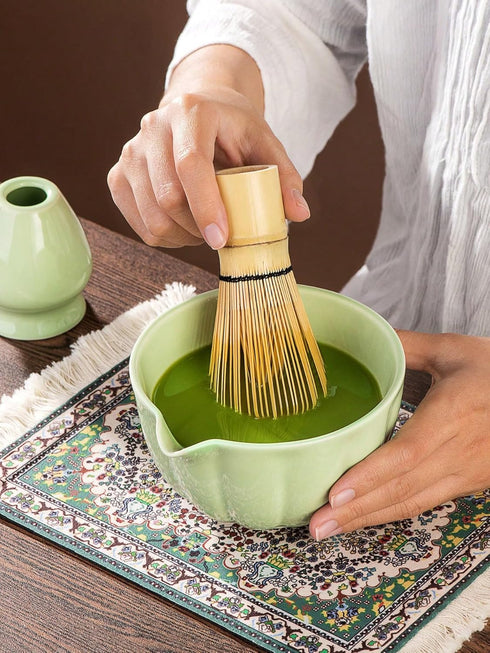 Set 7-Piece Set Set Matcha Whisk Premium Traditional Matcha with Bamboo Whisk, Matcha Cup, Sifter & Green Leather Case
