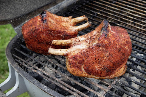 Hardcore Carnivore Red: All Purpose Seasoning for Pork, Chicken, BBQ (Large Shaker)