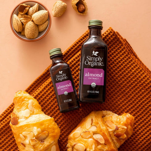 4 Simply Organic Almond Extract, Ounce Glass Jar, Warm Sugar-free Vegan Flavor for Desserts, Coffee and Smoothies