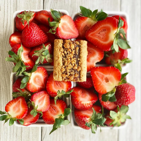 KD Chocolates 14.1 oz, 10 Count Nature's-Bakery Oatmeal Crumble Strawberry Breakfast Snack Bars, Whole Grains, Real
