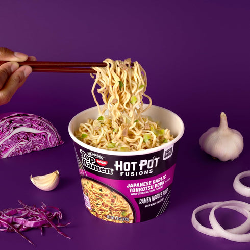 4.8 (Pack 6) Top Ramen Hot Pot Fusions Japanese Garlic Tonkotsu Pork, Ounce