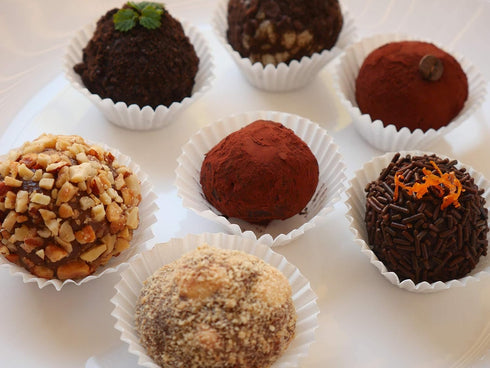 Create Yourself 18 Chocolate Truffle Making Kit (Gift Idea, DIY Activity, Easy Intro to the Art of Chocolate Making).