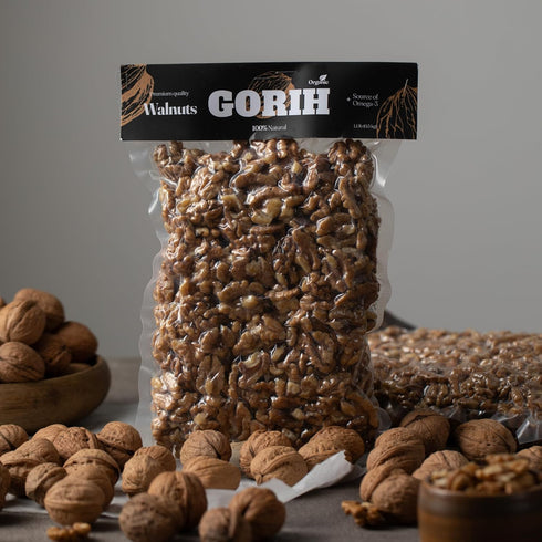 GORIH 70 Oz Walnuts Halves and Pieces, - Natural, Raw, Unsalted, Vegan, Shelled - Unroasted Walnuts Perfect for Baking