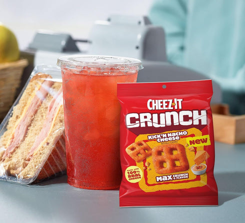 (6 Cheez-It Crunch Cheesy Baked Snacks, Lunch Snacks, Kick'n Nacho Cheese Pouches)